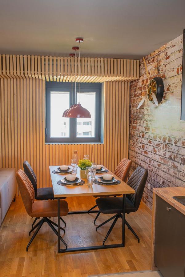 Stylish Two Bedroom Apartment At Ljubovic-Hill Park Ποντγορίτσα Εξωτερικό φωτογραφία