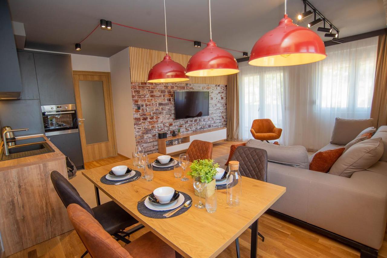 Stylish Two Bedroom Apartment At Ljubovic-Hill Park Ποντγορίτσα Εξωτερικό φωτογραφία