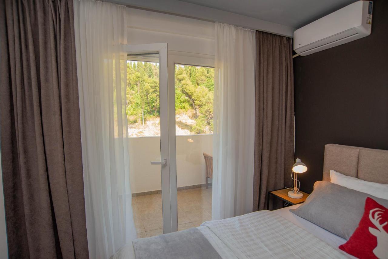 Stylish Two Bedroom Apartment At Ljubovic-Hill Park Ποντγορίτσα Εξωτερικό φωτογραφία