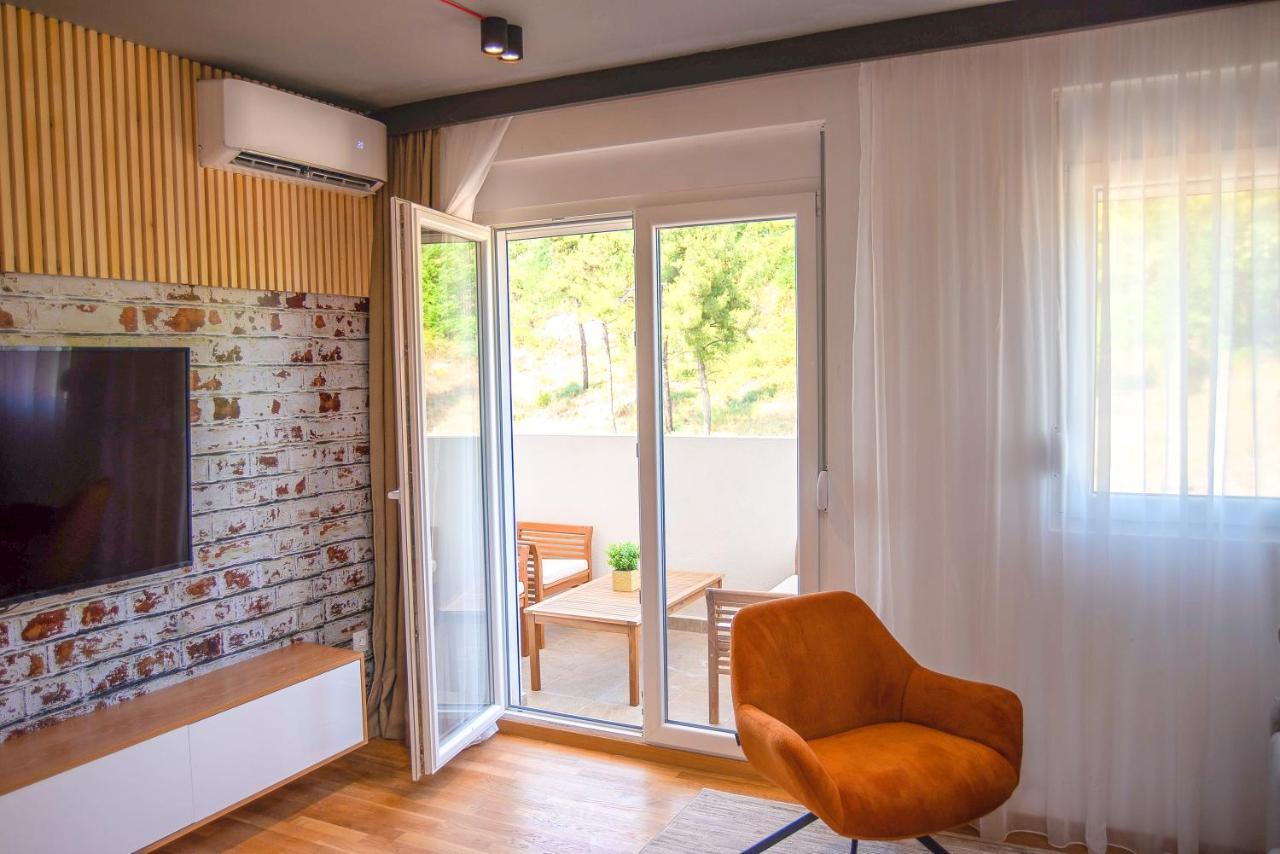 Stylish Two Bedroom Apartment At Ljubovic-Hill Park Ποντγορίτσα Εξωτερικό φωτογραφία
